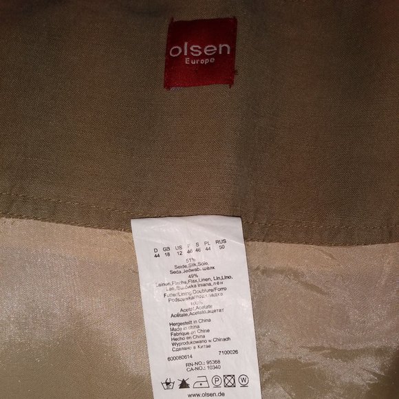 Woman's skirt - Picture 2 of 2